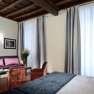 Frattina 122 *** Rome